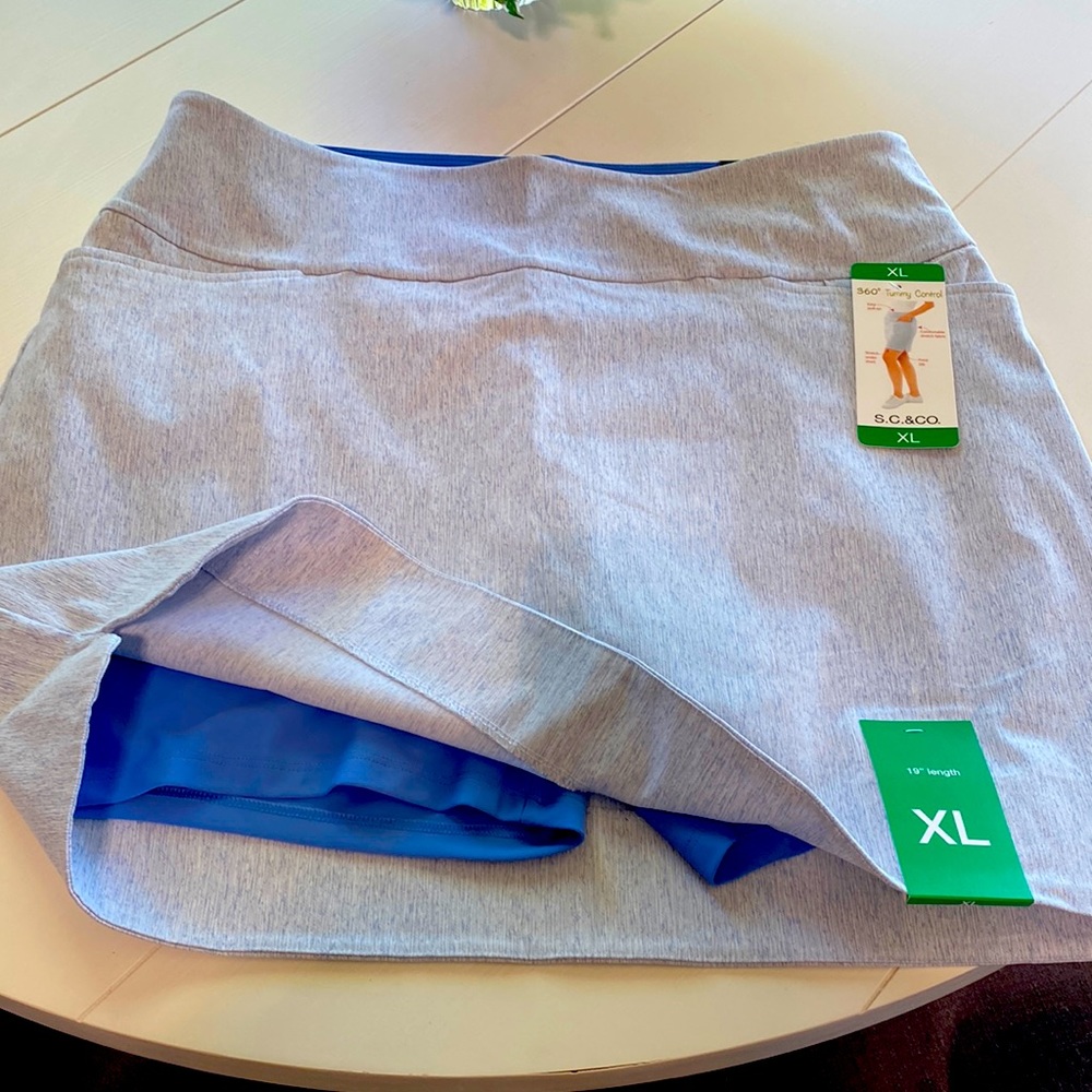 S C & Co Tummy Control Golf/Activity Skirt with under shorts XL